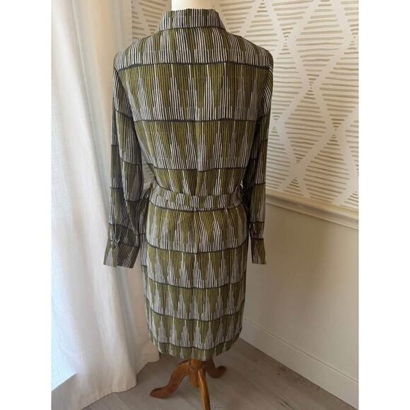 Banana Republic Women’s Medium Green Split-Neck Knee-Length Dress - Picture 4 of 6